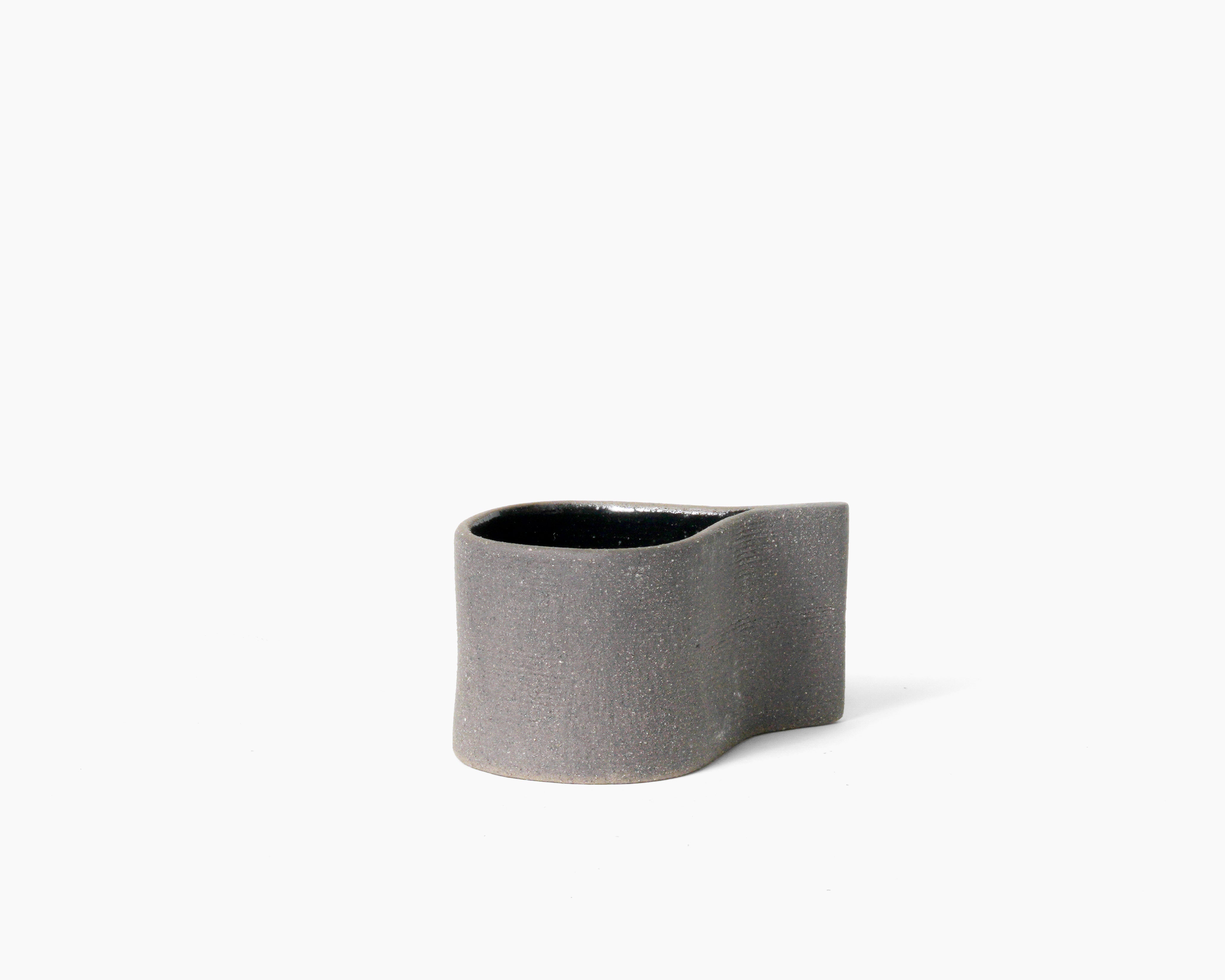 Xicara Preta com Esmalte Preto